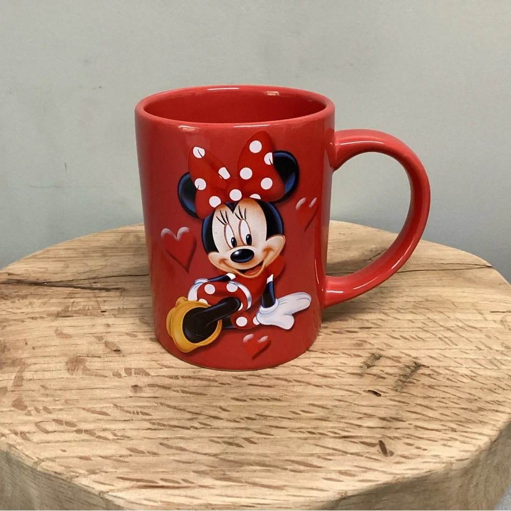 🔴 Disney’s Minnie Ceramic Crafted Coffee Mug / Cup - Like New - Stunning Colors - Picture 2 of 13